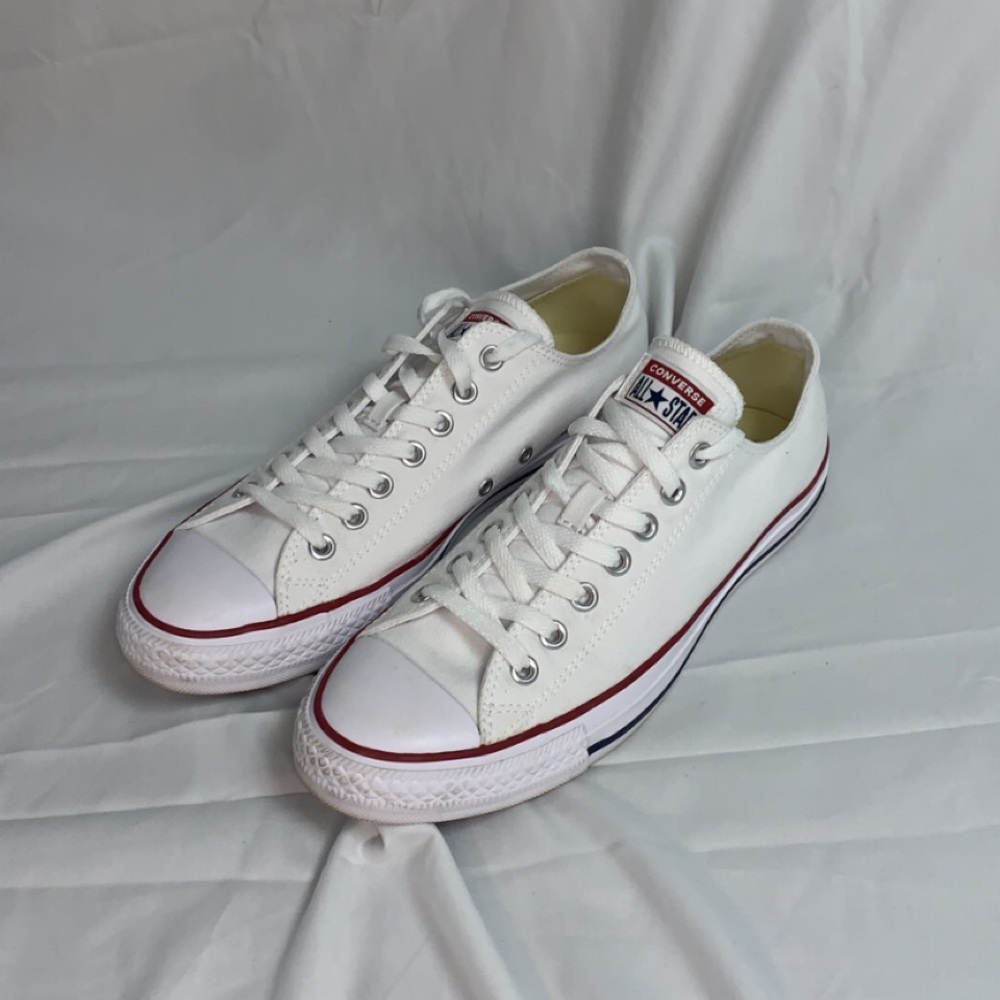 Size 9 - Converse Chuck Taylor All Star Low White